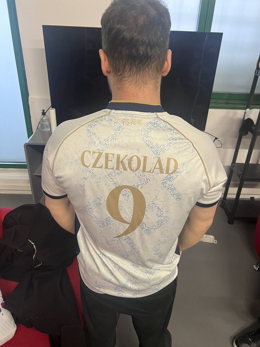 CzekoladLol's tweet image. Bonjour France 🇫🇷 #JOBLIFE