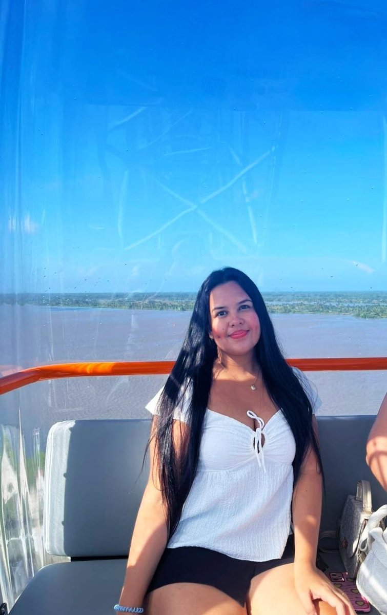 Stefannyig's tweet photo. Soy toda la paz y el amor que necesito🎡✨ https://t.co/ekOxJkDLRz