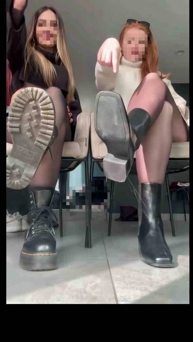 Vicixdorn's tweet image. Leck die Schuhe des Loser! 🤬