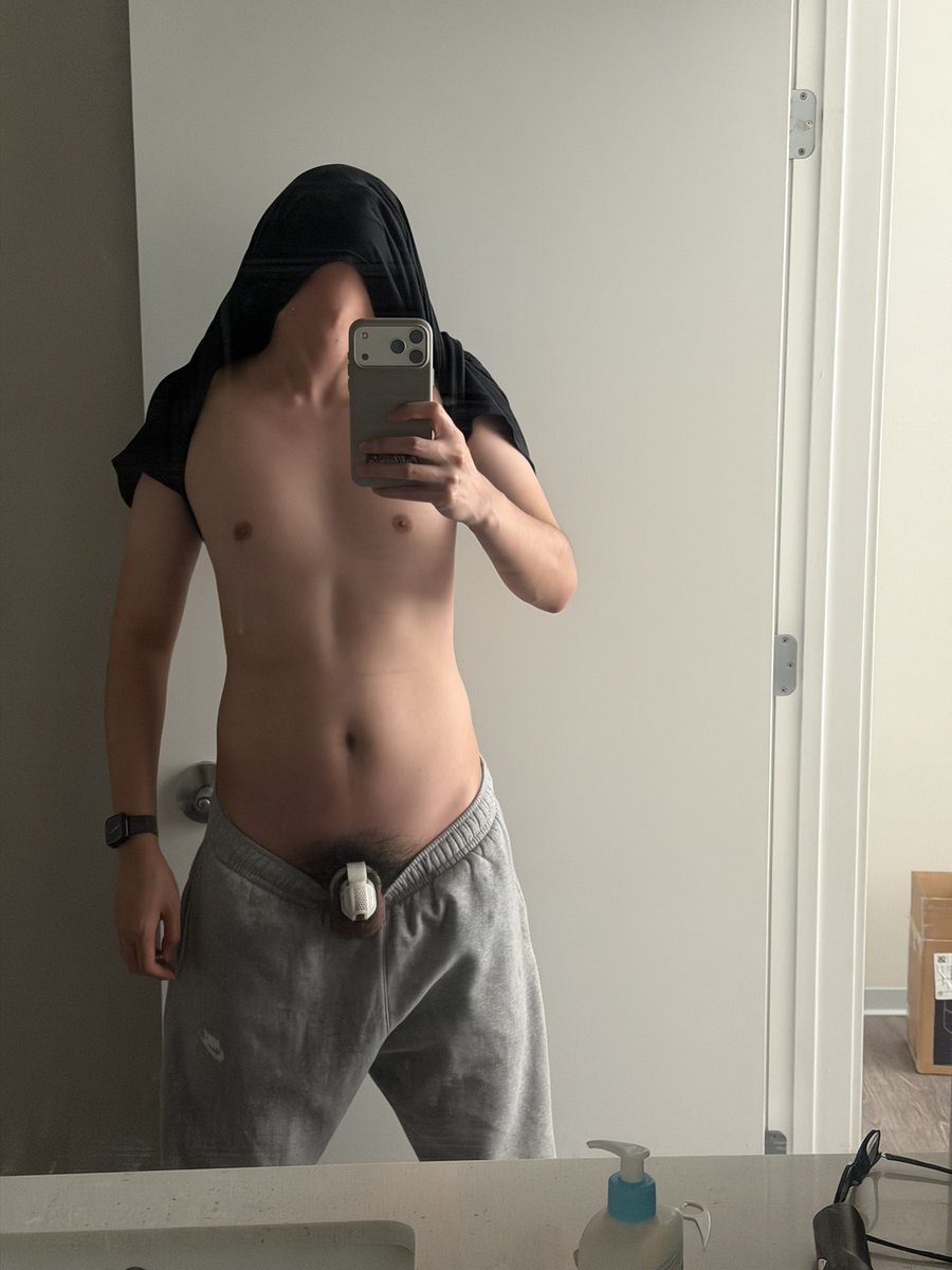 almost80522220's tweet photo. 什么时候能有人对我说练这么大就是给男人玩的。我不会觉得羞耻，我一定会说他妈的终于有人说我练的好了😢 https://t.co/k6LIL8pqwk