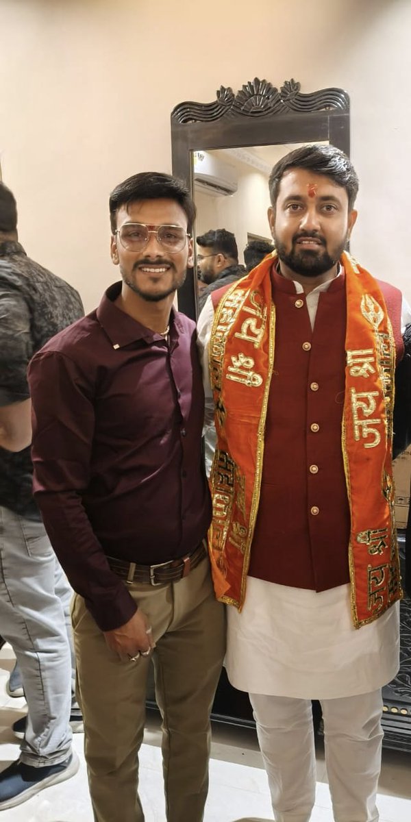 Chetan4BJYM's tweet photo. मेरे मार्गदर्शक एवं राजनीतिक गुरु प्रिय बड़े भैया श्याम जी टेलर प्रदेश अध्यक्षजी @MPBJYM को जन्मदिन की बहुत-बहुत शुभकामनाएं बधाई एवं शुभकामनाएं।
 बाबा महाकाल का आशीर्वाद आप पर सदा बना रहे।#प्रदेश_अध्यक्षजी 
#boss 
@shyamtailorsjr https://t.co/NMPbLzVw0q