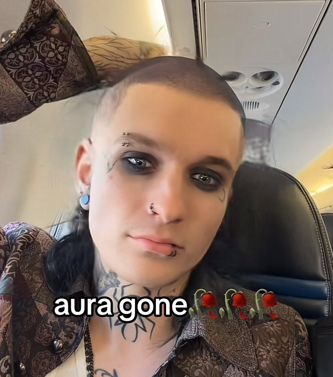 xplrgalaxy's tweet image. the new triplets on the internet 💀
#jnj