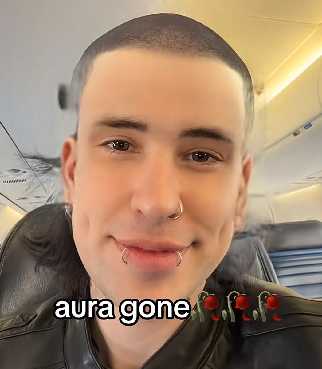 xplrgalaxy's tweet image. the new triplets on the internet 💀
#jnj