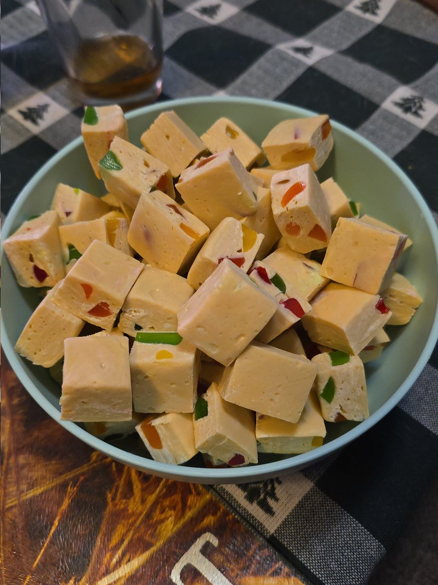SlumberDragon's tweet photo. Nothing like homemade confectionery. https://t.co/X4lpjEp6ul