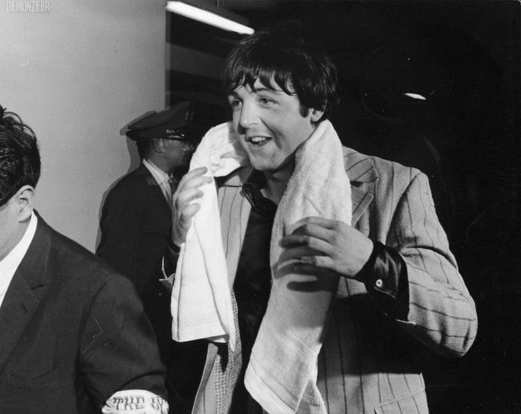 maccarchives's tweet photo. Paul McCartney, 1966, for the Beatles concerts in Tokyo, Japan https://t.co/h0QF0uaEHz