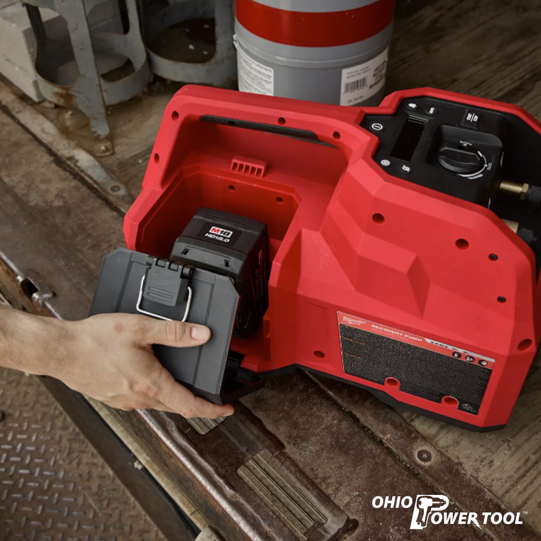 OhioPowerTool's tweet photo. HVAC techs: @MilwaukeeTool  just dropped the M18 Brushless Refrigerant Recovery Machine (2938-21) the world’s first fully cordless recovery machine. No cords, no outlet hunting, faster setup. Click the link for full details: https://t.co/Fv7AqyDPSk
..
#Milwaukee #HVAC #HVACTools https://t.co/nLpsUQOQEq
