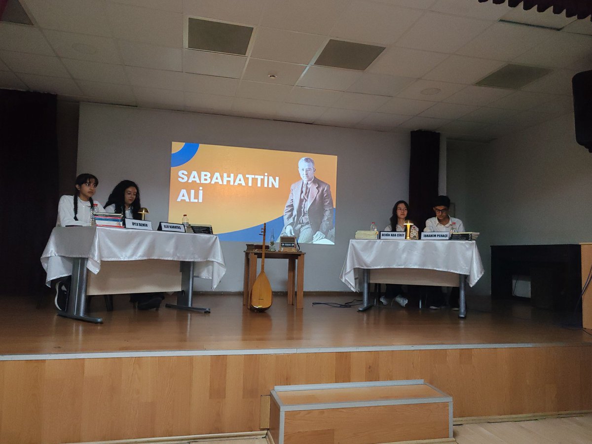 bmaesbl's tweet photo. Dönem sonu faaliyet haftası etkinlikleri kapsamında  Anadolu Mektebi Yazar Okumaları projesi  Sabahattin Ali okul panelini gerçekleştirdik. Emeği geçen 9. Sınıf öğrencilerimize ve danışman öğretmenlerimize teşekkür ederiz. 🎯🧿🇹🇷 https://t.co/QJNl9hYrmK