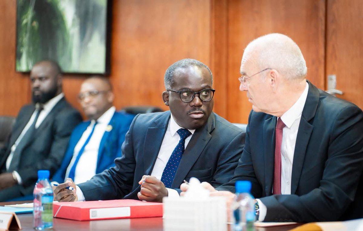 J’ai reçu ce lundi les opérateurs économiques de l’UFIGA, aux côtés du ministre des Eaux et Forêts. Nous avons fait le point sur le secteur bois et réaffirmé l’importance d’un dialogue constructif pour dynamiser ce pilier stratégique de notre économie. 

#Gabon