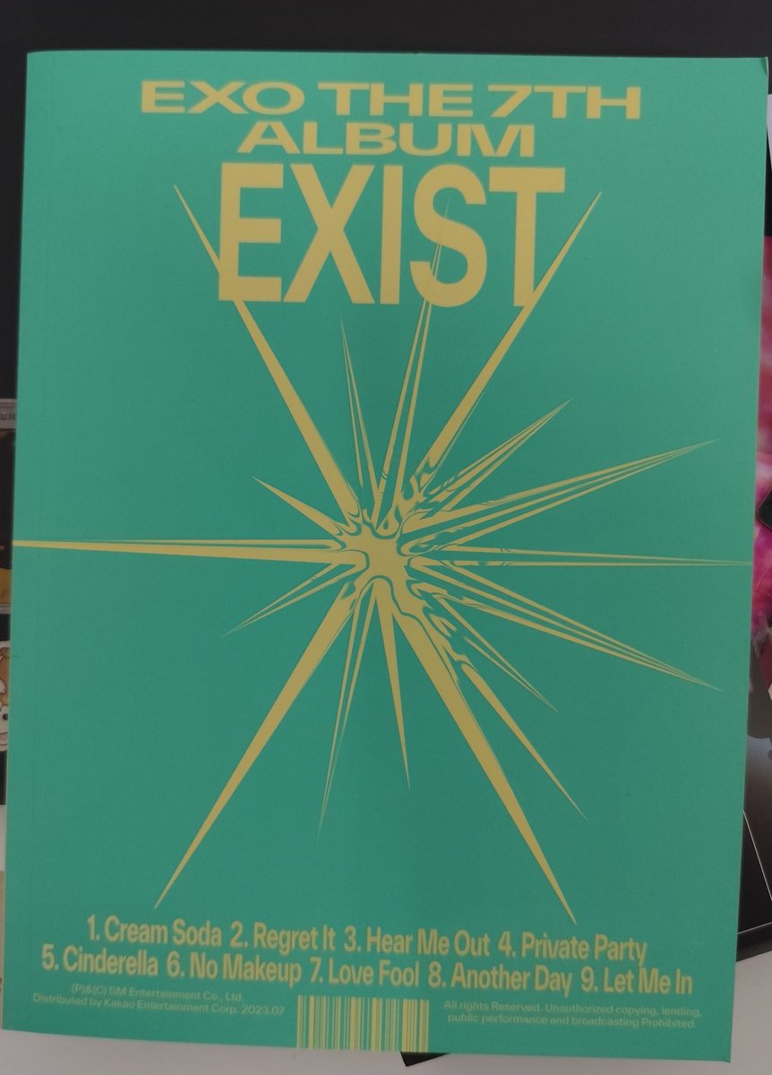 ɐɹoɯɐ ☽̶☾🌱 EXO IS 9 tweet media