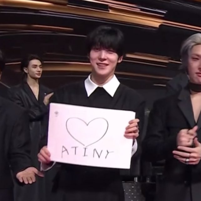 they said “stan an idol who stans you back”