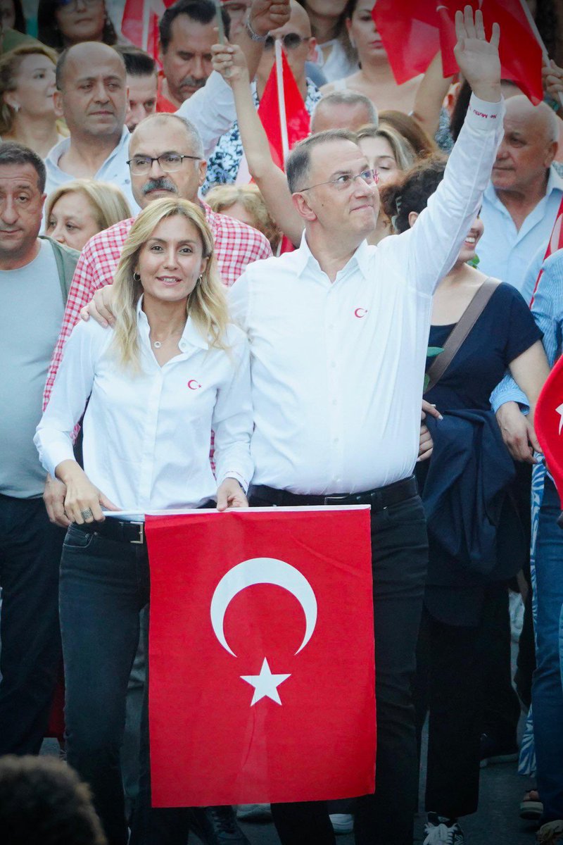 Beylikdüzü Belediye Başkanımız Sayın Mehmet Murat Çalık’a, İzmir Atatürk Eğitim ve Araştırma Hastanesi’nde geçireceği ameliyat öncesinde geçmiş olsun dileklerimi iletiyorum.
Acil şifalar diliyor, bu süreci en kısa sürede sağlıkla atlatmasını temenni ediyorum.

Yaklaşık 300 gündür