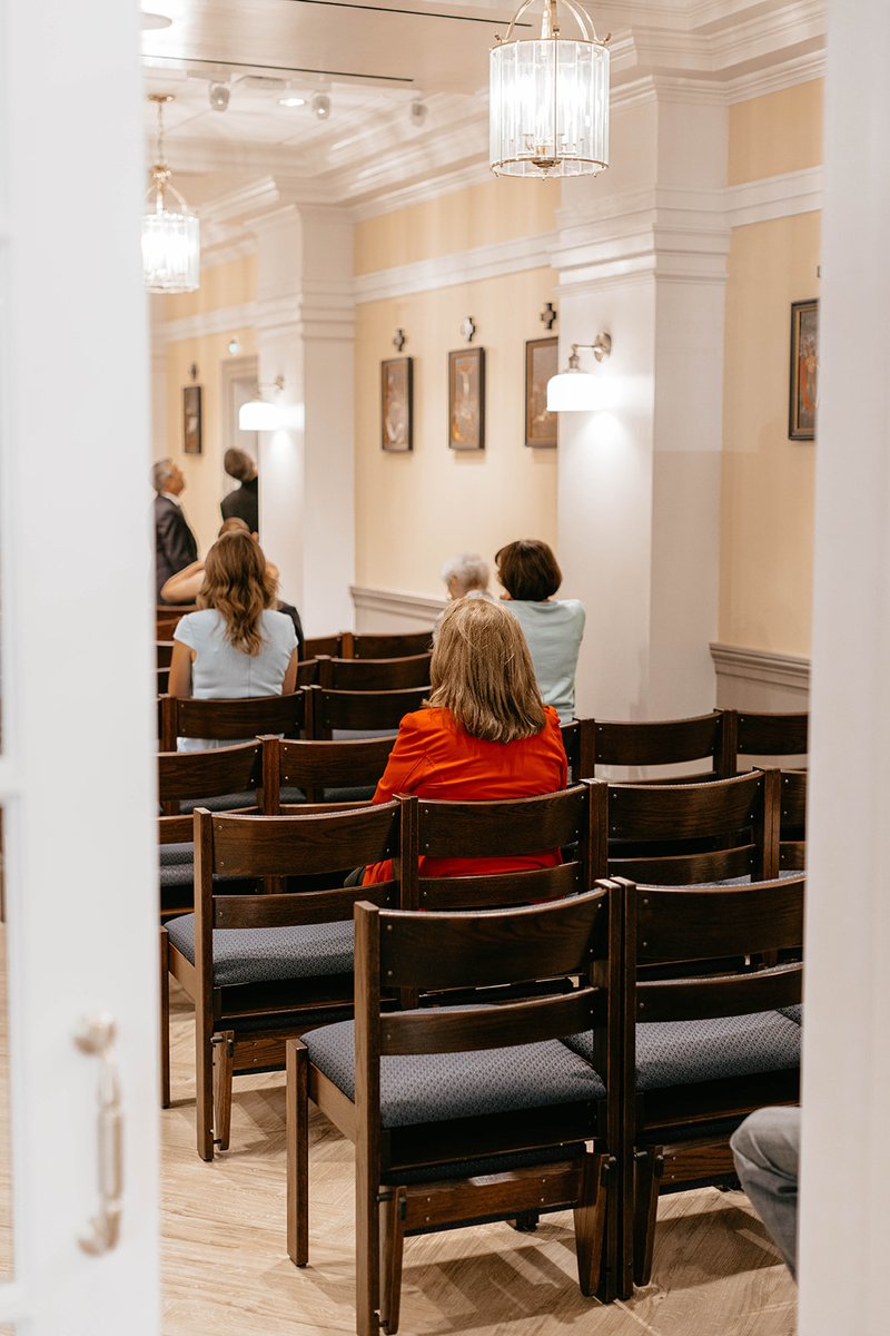 CICDC's tweet image. In the midst of the city’s constant motion, there is a place set apart.

The Catholic Information Center exists to be a home for prayer, learning, and encounter - a sacred space where hearts and minds are lifted toward God. Come vist us this week!