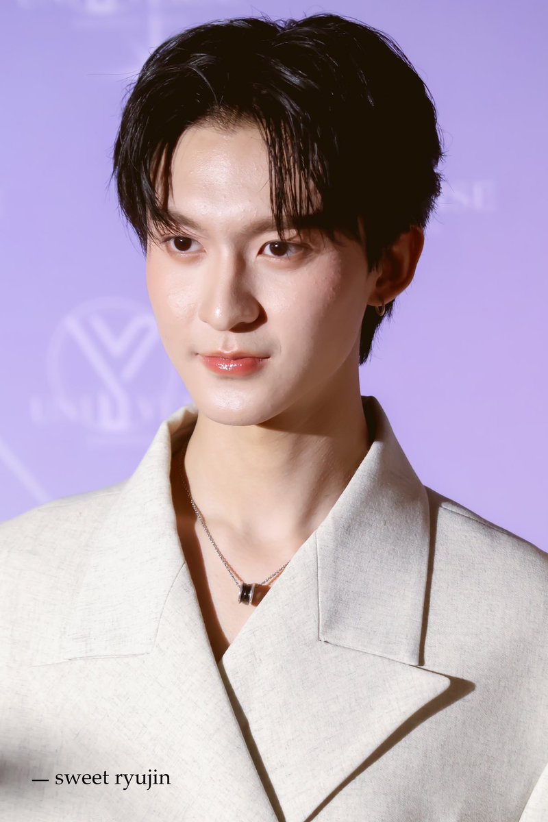 sweetryujin tweet media