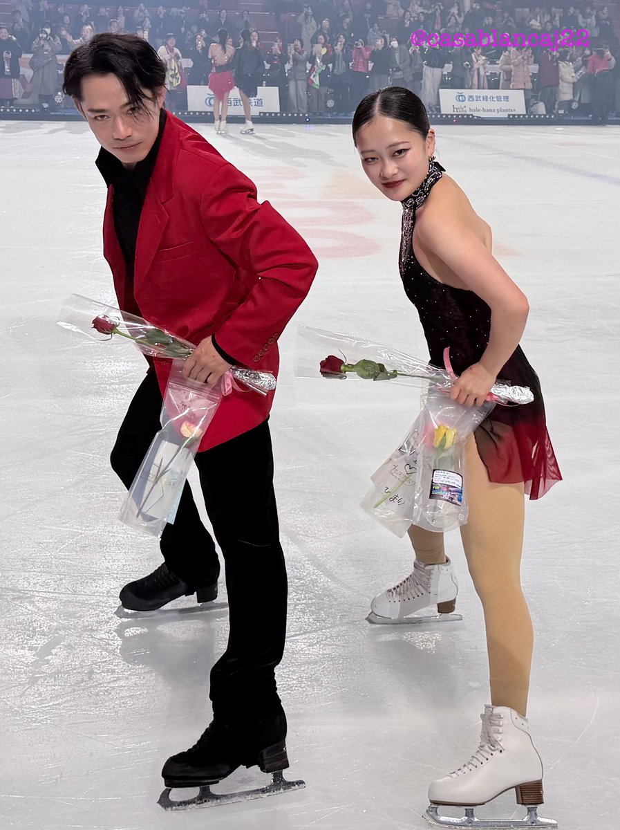 倫果ちゃんに、ロクサのどんな所を大ちゃんにブラッシュアップしてもらったのか聞いてみたら、「全部です。何から何まで」とのお返事。
そこへ大ちゃんが来たので、
ホントに？と聞いてみたら、
「そ、全部見たよ！」と。
2人一緒にポージングしてくれました。
#高橋大輔
#渡辺倫果
#PIW東京