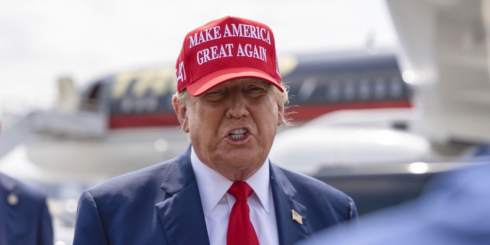 Görünen Köy...

📌Şakası da yok! “dünyayı yakarım” diyor...Hitler öyle yapmıştı...

📌Önemli olan husus; bu “Sarı Bela’dan” nasıl korunacağız?

✒️Mehmet Şandır, Gazete Pencere için yazdı
<a href="/MehmetSandir/">Mehmet Şandır</a> 

gazetepencere.com/yazarlar/gorun…