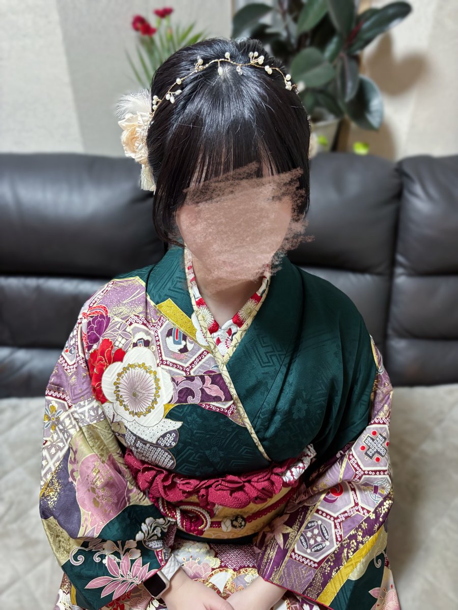 198973_'s tweet photo. お久しぶりです！成人式でした！👘
寒すぎて鼻とかちょっと凍ってたと思います！4月からは社会人がんばりますよ～～～ https://t.co/UmM3Vd8DbE