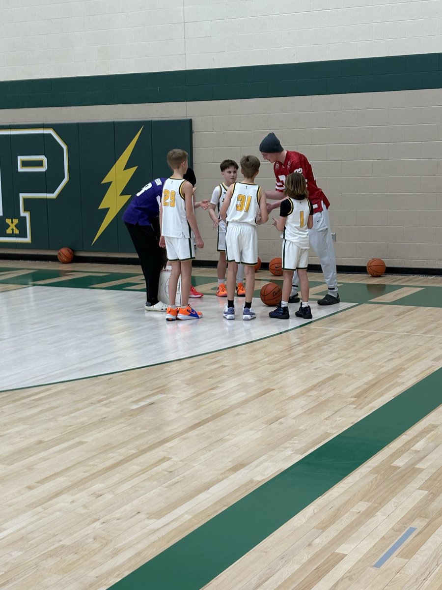 PIUSX_BBALL's tweet photo. Week 1 of the Leo League was ๐ฅ The games were competitive and there was a buzz in the gyms at Pius! Future Bolts getting coached by our players! This league is going to be crazy!! @JRBOLTS_BBALL
#InTheOneWeAreOne #BOLTSโก๏ธ https://t.co/EamH1QqIne