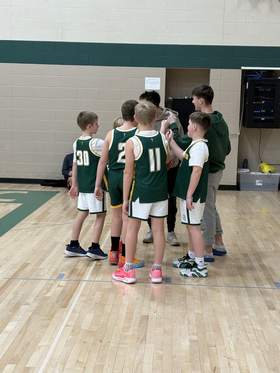 PIUSX_BBALL's tweet photo. Week 1 of the Leo League was ๐ฅ The games were competitive and there was a buzz in the gyms at Pius! Future Bolts getting coached by our players! This league is going to be crazy!! @JRBOLTS_BBALL
#InTheOneWeAreOne #BOLTSโก๏ธ https://t.co/EamH1QqIne