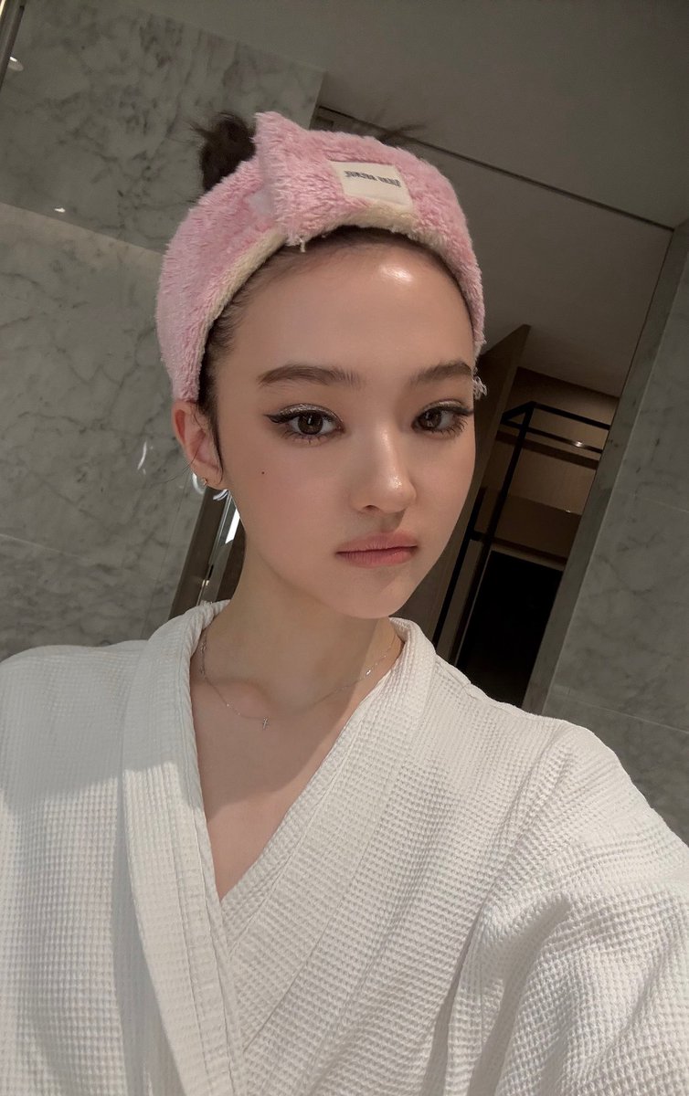 Elllllazhao's tweet image. 완벽한 이마