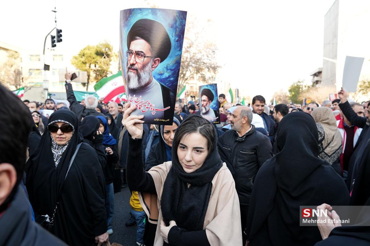 AryJeay's tweet image. This is the crowd in Tehran right now

Iranians from all classes, social levels, religiousness, and ages came to protest against the riots and show support for Iran.

Something you won’t see posted by BBC “journalists”.