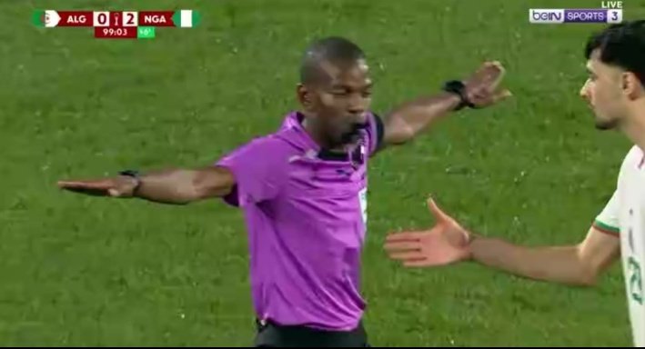 DuruUpdates's tweet image. LISSU ukimwambia legeza msimamo 😂😂🙌🙌