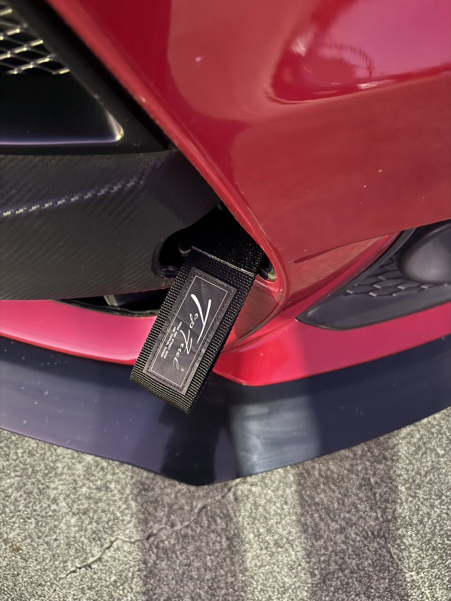 hina3198's tweet photo. 今年最初のカスタムは
ZERO-1000
トーイング ストラップ 汎用 (零1000ロゴ/Topfuelロゴリバーシブル)
です!
汎用品なのでスイスポにつけるためには穴の拡張が必要なので加工もしてもらいました!
トップフューエルロゴを表にしてもらいました(*^^*)
#スイフトスポーツ
#ZC33S
#Topfuel
#ZERO1000 https://t.co/fx9qi3qaLV
