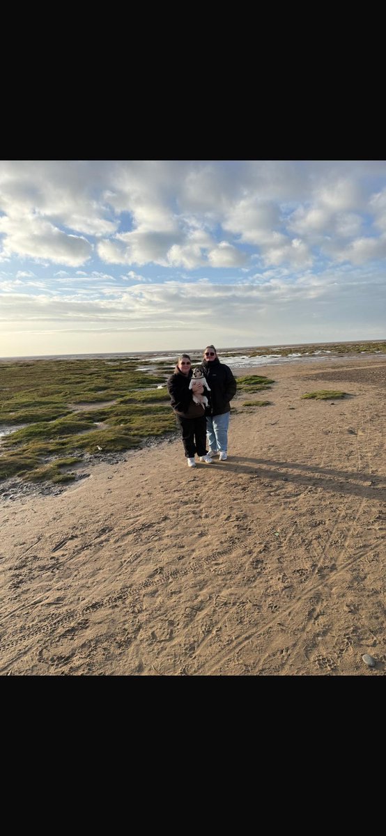 lucyEnuttall's tweet photo. Lytham with my little fam 🤍❄️ https://t.co/RSZTyrbtYb