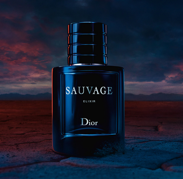 Todo hombre necesita un buen perfume 

Las mujeres se vuelven adictas a las feromonas

Estos son 15 de los mejores perfumes para hombres:

1. Dior Sauvage Elixir

Más oscuro, más intenso y más alfa que el Sauvage original.