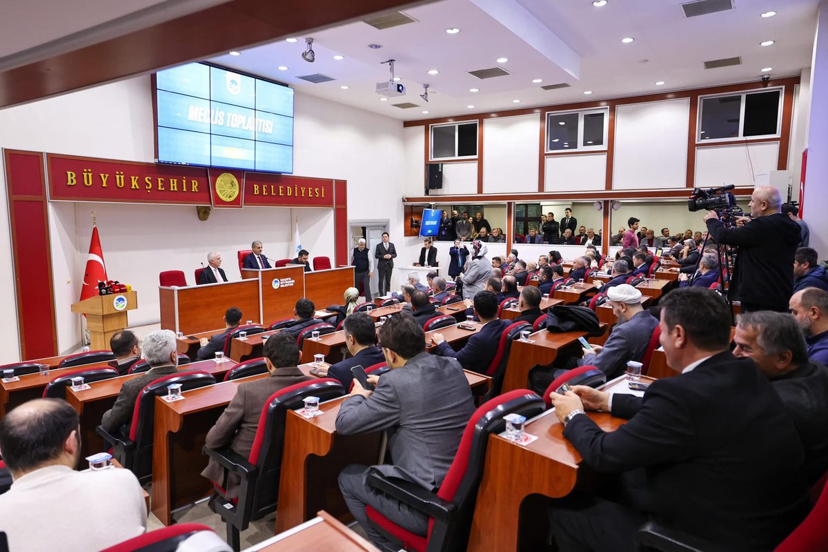 2026 yılının ilk Olağan Sakarya Büyükşehir Belediye Meclisi toplantımızı gerçekleştirdik. Görüşülen gündem maddeleri ve alınan kararların, ilçelerimiz ve şehrimiz için hayırlara vesile olmasını temenni ederim.