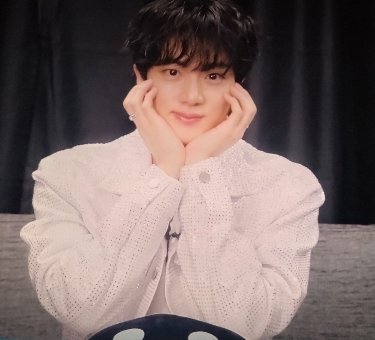 jinmoonhhk's tweet photo. ジンくん、改めてだけどめちゃくちゃ歌うまっ
Don't Say You Love Meすごすぎ
声レベチ
舞台の表も、裏のジンくんも、それはまた素敵で
どの場面を切り取っても
ジンくんを好きにしかならない
私はどうやってもジンくんしか

ジンくんのリクエストに応えて、認証ショット😊
#RUNSEOKJIN_epTOUR_Movie https://t.co/h6tsjRCG8Z