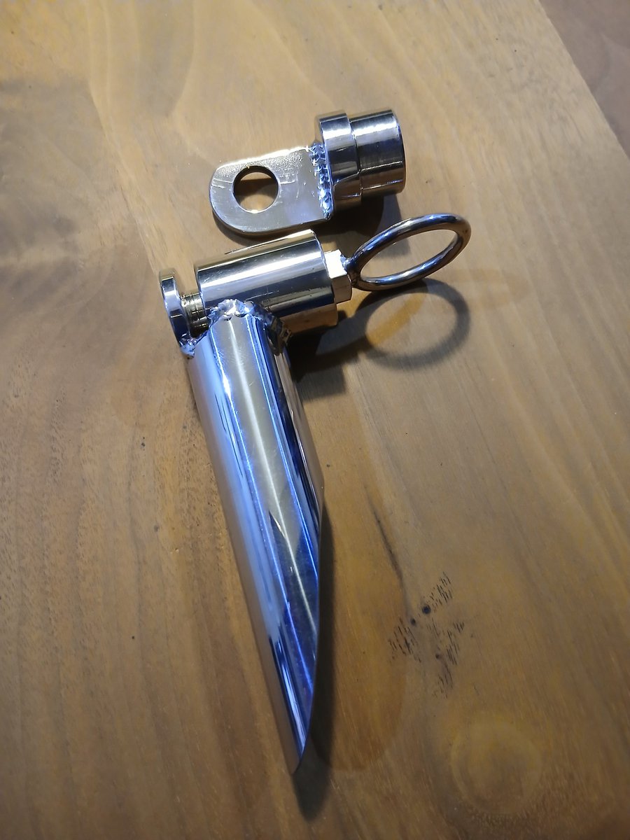 tripletsboat's tweet photo. レール開口部の金具製作
既存レールの高さをキープしたいのと、開閉操作は下側でとのご要望に沿って設計いたしました✌ https://t.co/DxeLEdgnMF