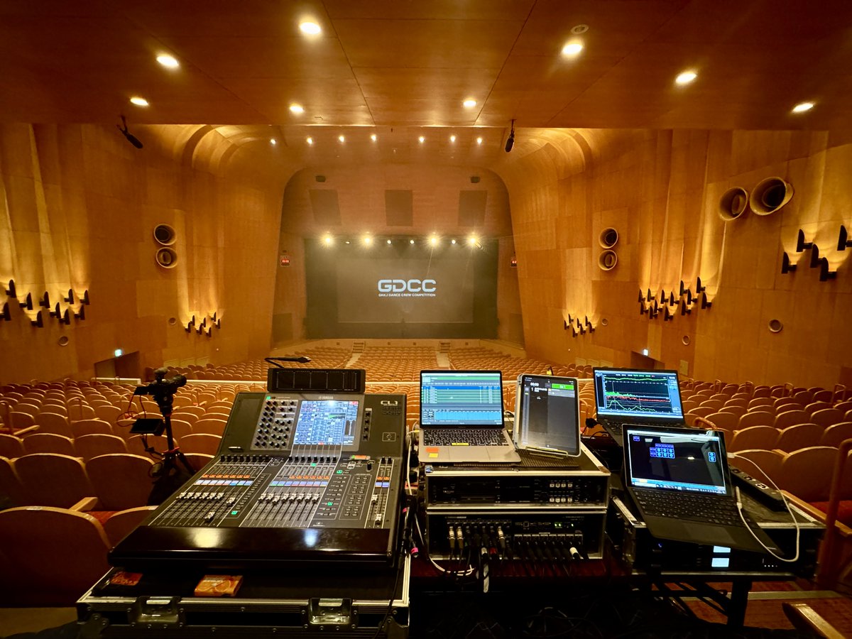 Loud_kids_dai's tweet photo. 1年ぶりの埼玉会館でGDCCでした！
今年は海外チームも出場しグローバルで熱い戦いでした🔥
TWOMIXさんの分厚いサポートで満員のホールもブイブイでした👍

2026年GKKJ初めもいつメンチームでワイワイ楽しく幸先いいスタート✨

お疲れ様でした！
#GKKJ 
#GDCC 
#埼玉会館 
#cl1 https://t.co/bOphlb60Fn