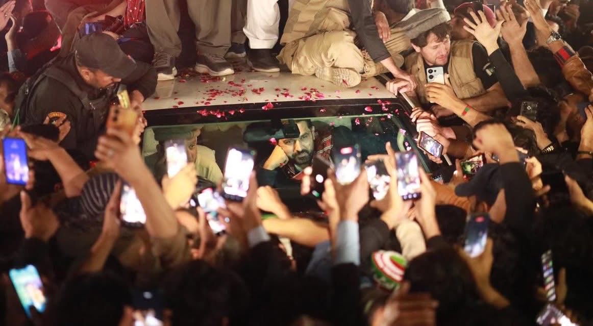 Zubaay's tweet photo. From unknown to unstoppable—🔥✊Khan believed. Pakistan followed. Simple is that ✊💚
#PTI #Pakistan #ImranKhan #Sohailafridi #CM https://t.co/vw8OXmtiOP