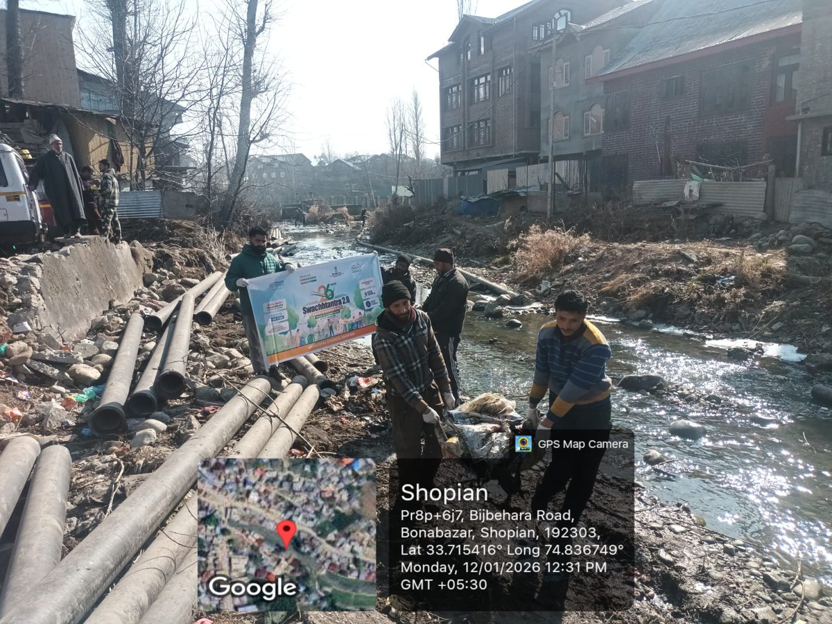 MCShopian's tweet photo. As part of the pre–Republic Day activities, a cleanliness drive was conducted at Sangloo Nallah under “Swachhtantra 2.0.” Volunteers and sanitary staff actively participated, reinforcing cleanliness as a shared civic duty. 🌱✨
@DULBKASHMIR 
@dmshopian 
@Informationspn https://t.co/FVTn1oh7V7