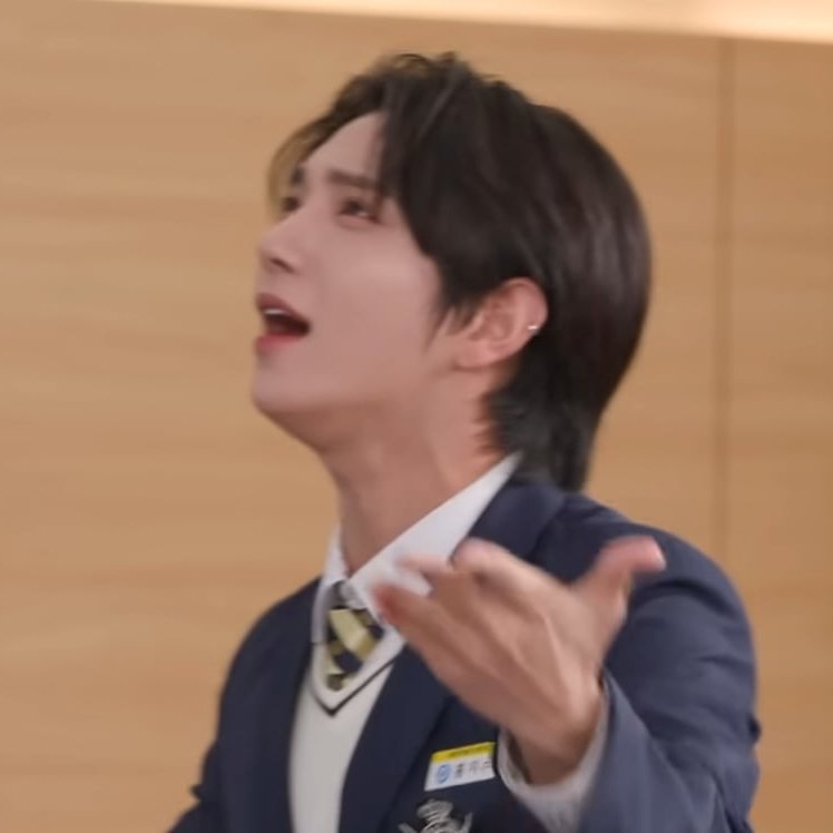 CUPOFYH's tweet photo. reason behind hannie's smile, is his joshuji 🤍 https://t.co/JEADP0xTFF