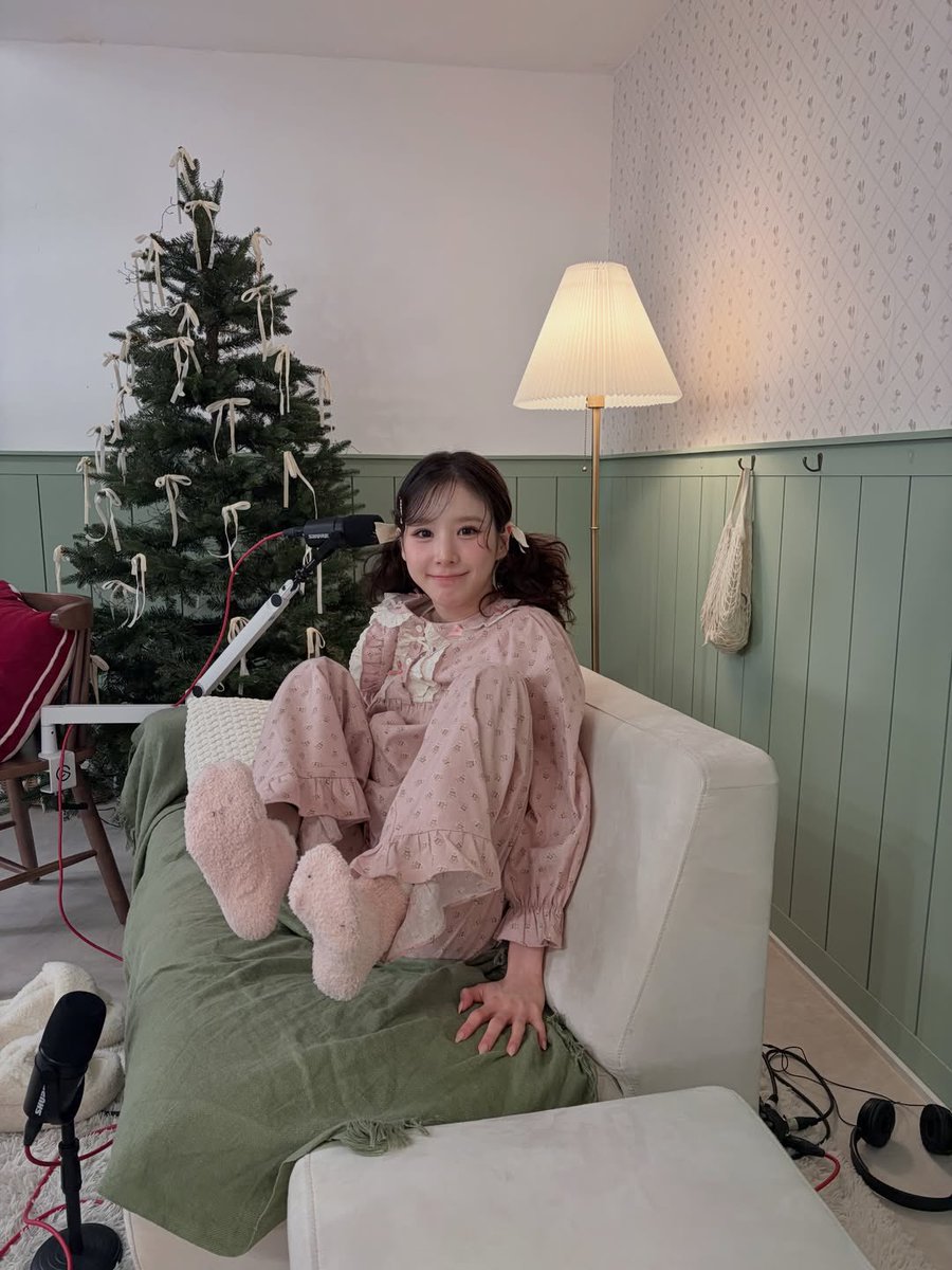 Bunny Blog, tweet media