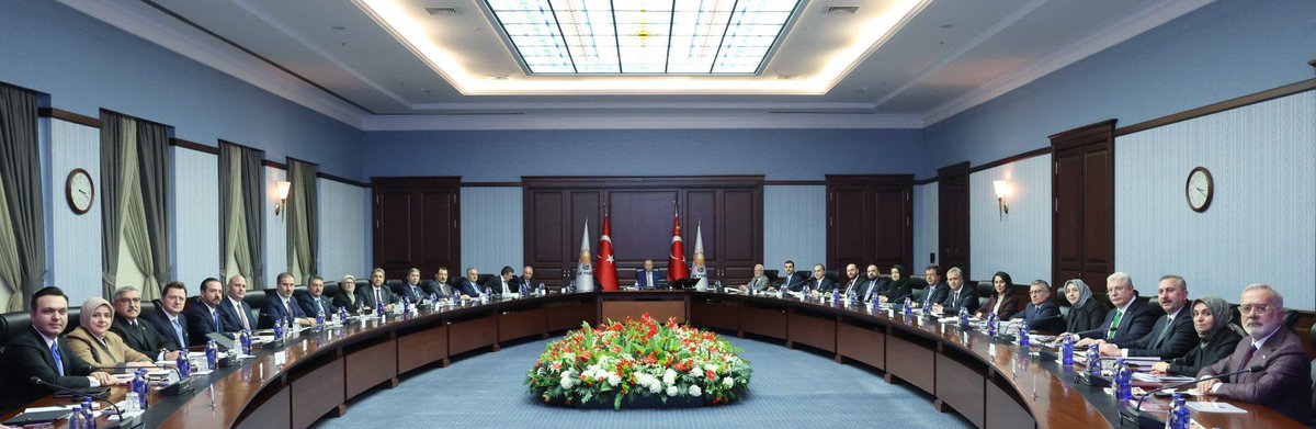 📍 AK Parti Genel Merkezi 🇹🇷

Genel Başkanımız ve Cumhurbaşkanımız Sayın <a href="/RTErdogan/">Recep Tayyip Erdoğan</a>’ın riyasetinde Merkez Yürütme Kurulu (MYK) toplantımızı gerçekleştirdik.

Toplantımızın ülkemize ve milletimize hayırlı olmasını diliyorum. Milletimizin umudu AK Partimizdir 

#TürkiyeYüzyılı 🇹🇷