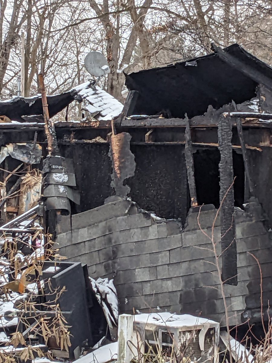 PrestigeProper's tweet photo. My neighbor's house suffered a fire, but their satellite dish still looks pretty good! https://t.co/9NXQvFhUlt