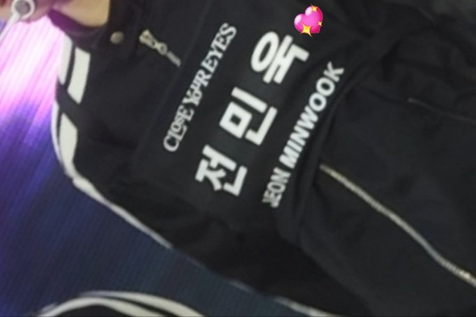 zzokkee's tweet photo. 2025년 마지막 💦 2026년 첫번째 💫
https://t.co/mcR9wVPIpQ https://t.co/o9hL1iL0gm