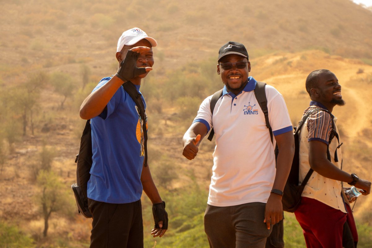 msaid_227's tweet image. [#RandoTL227 3]

Vous avez été incroyables les gars
Des liens se sont tissés, on a ri, bien mangé, bien joué, bien bougé…et surtout profité de la fraîcheur du bord du fleuve

Thé bien chaud, jus au top dont le jus KARFI.

L'état d'esprit...c’était juste… INCROYABLE 

MUN GODE