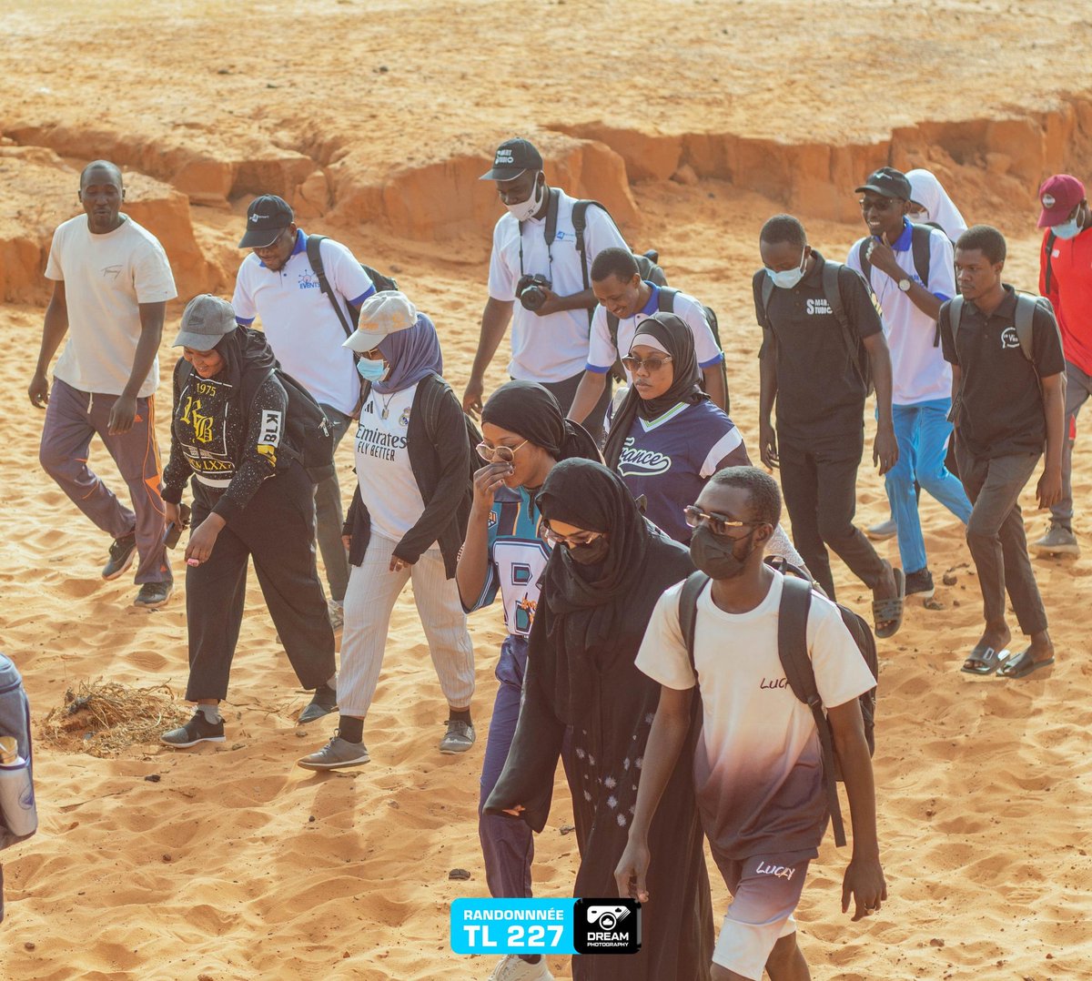 msaid_227's tweet image. [#RandoTL227 3]

Vous avez été incroyables les gars
Des liens se sont tissés, on a ri, bien mangé, bien joué, bien bougé…et surtout profité de la fraîcheur du bord du fleuve

Thé bien chaud, jus au top dont le jus KARFI.

L'état d'esprit...c’était juste… INCROYABLE 

MUN GODE