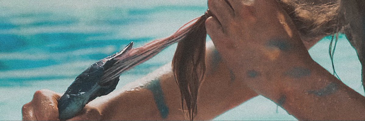 WhoKilled_Talon's tweet image. Education time!

This is Tsaheylu.
Two nerves connecting from one brain to another.
There is no sexual aspect to this.
All it does is share information.
Na'vi connect their kurus during mating to share information as a sign of trust and connection.
But it is not in itself sexual.