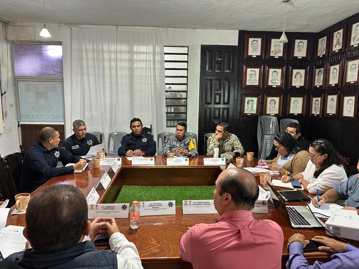 Nos encontramos en la Mesa Regional para la Construcción de la Paz y Seguridad. Esta semana estaremos participando en esta mesa desde Tacotalpa. Seguiremos dando puntual seguimiento a los temas de seguridad de nuestro municipio.