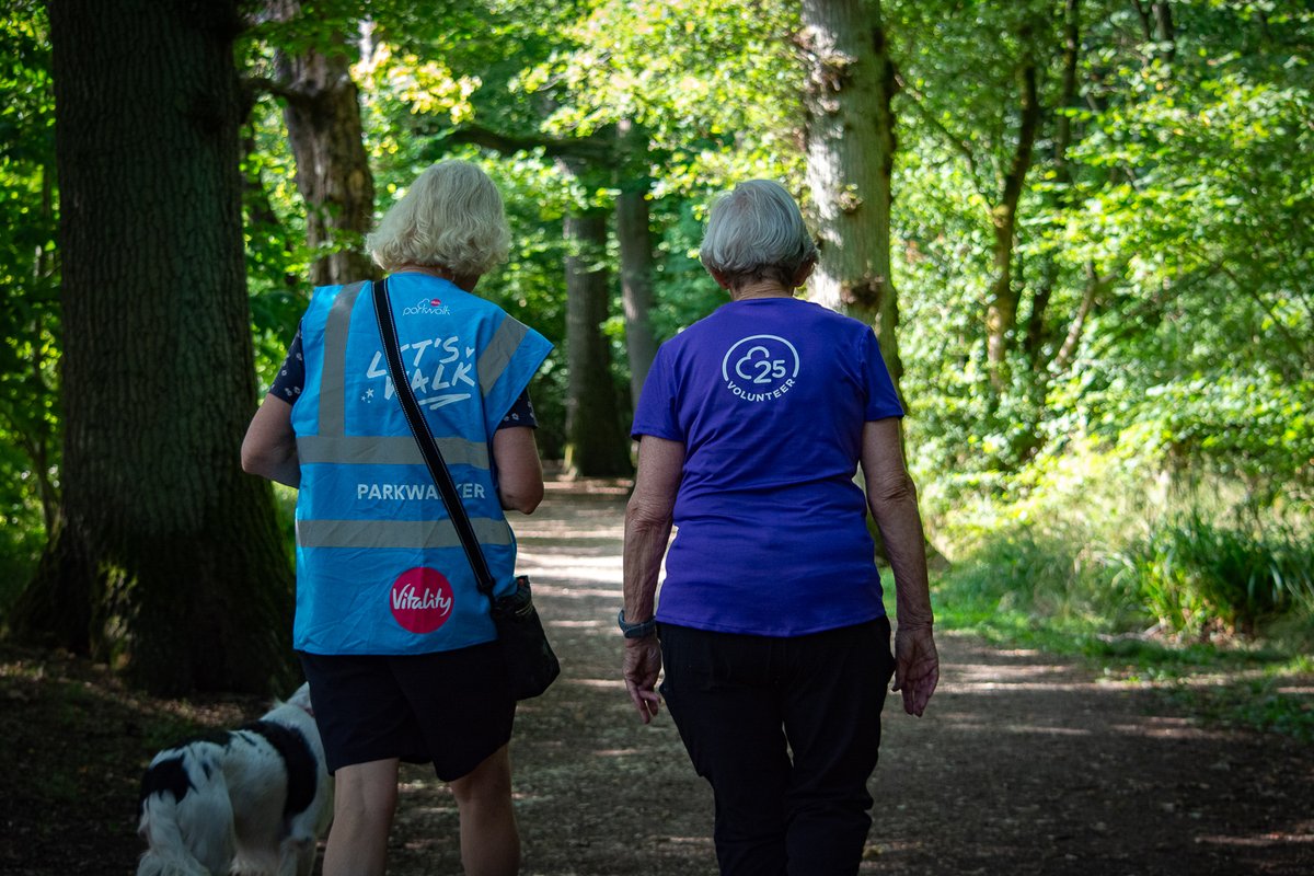 StirUni's tweet photo. 🚶New research from the University of Stirling has revealed that introducing parkwalkers to @parkrun events has led to a surge in those walking the routes.

Full story ⬇️

https://t.co/1YfF78iSjC https://t.co/MfC52pcKaA