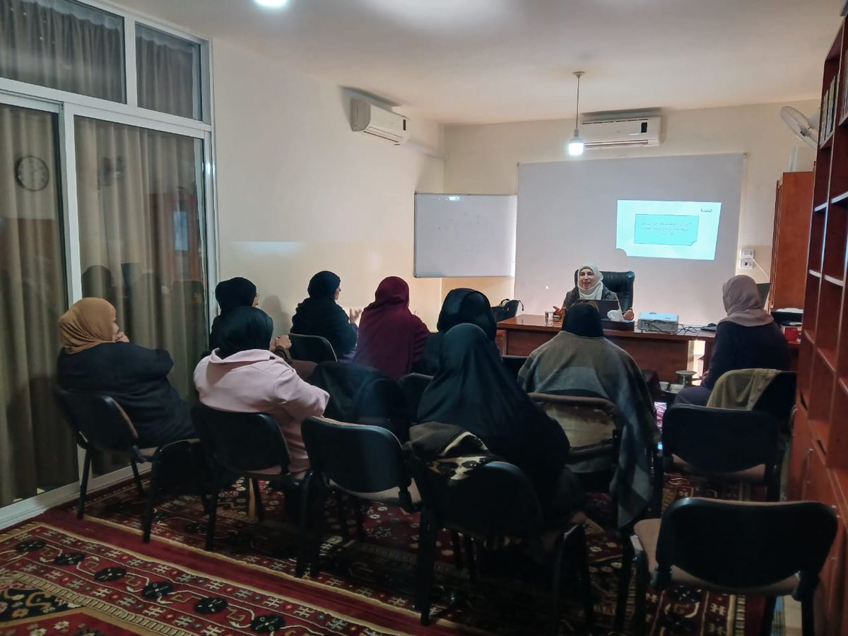 اختتام دورة “التربية بالوعي” في عكار
مع المتخصصة في الإرشاد الأسري أ. فتاة الرافعي
في #عكار
وتناولت الدورة أساليب تربية الأبناء وفق المراحل العمرية المختلفة، حيث قدّمت أ. الرافعي مجموعة من الإرشادات للأمهات، لمساعدتهنّ على التعامل السليم مع احتياجاهم النفسية والسلوكية في كل مرحلة