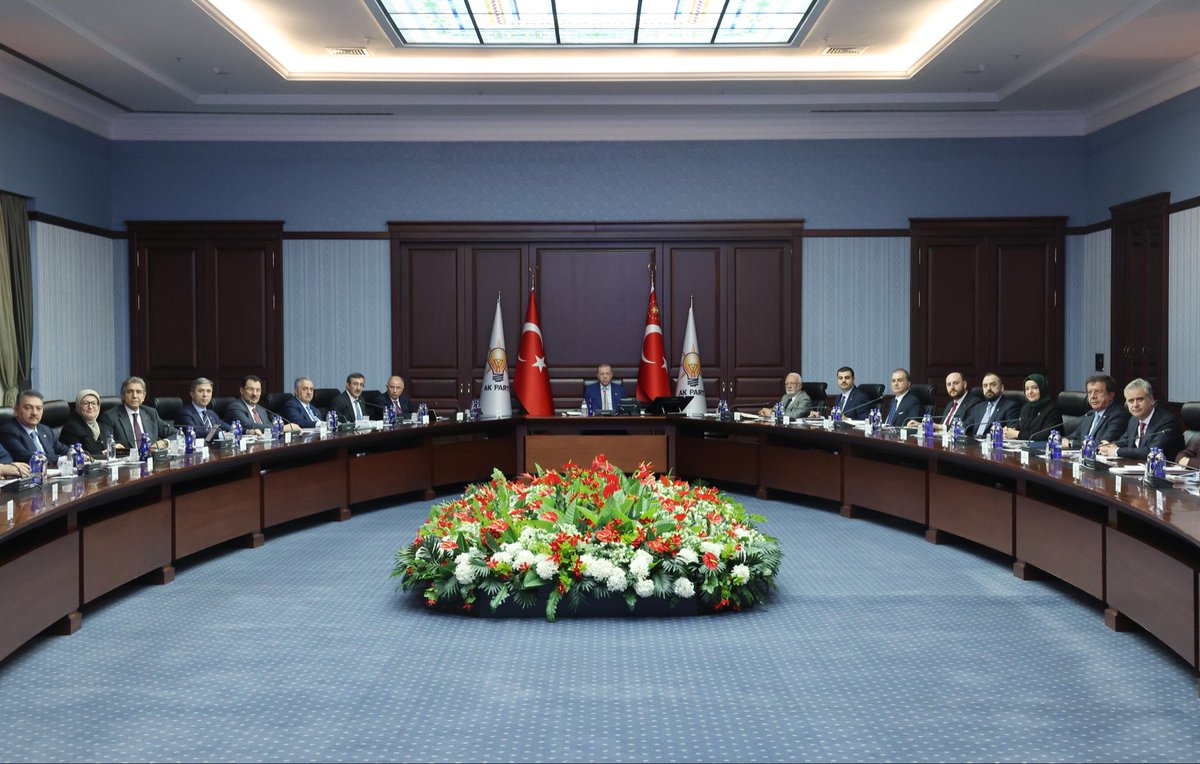 📍AK Parti Genel Merkez

Genel Başkanımız ve Cumhurbaşkanımız Sayın
<a href="/RTErdogan/">Recep Tayyip Erdoğan</a>’ın başkanlığında Merkez Yürütme Kurulu toplantımızı gerçekleştiriyoruz.

Ülkemiz, milletimiz ve partimiz için hayırlara vesile olmasını temenni ediyorum.