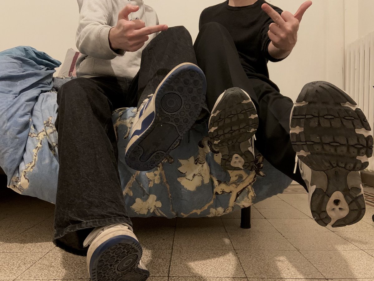 Masterrequiem's tweet photo. Stupide cagne. Il lunedì vi ricorda quanto fa schifo la vostra vita?
Io e @Master_Michele0 sappiamo già la nostra: un’altra settimana a vostre spese.
Voi arrancate, noi avanziamo. Abbassate la testa e leccateci le suole, come vermi.
#moneyslave #findom #master #feet #slave https://t.co/RHzHu93WJp