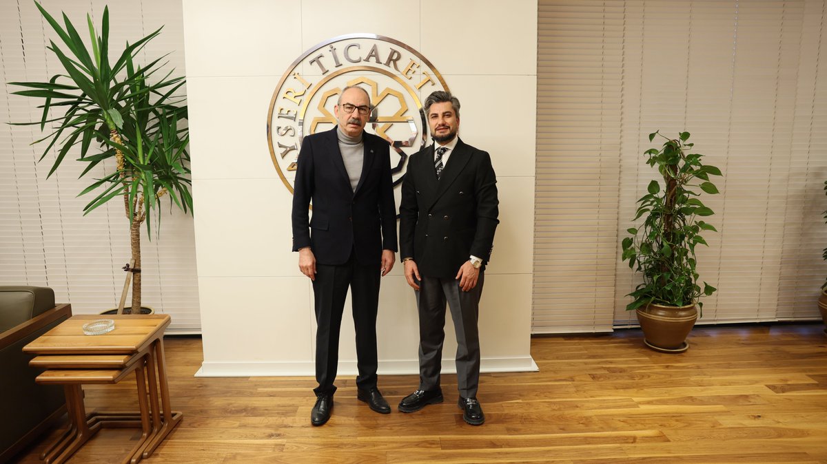 Kayserito's tweet photo. Başkanımız Ömer Gülsoy, Bekir Optik &amp; Lens firmasının sahibi Sn. Bekir Orçanoğlu ile bir araya gelerek keyifli bir sohbet gerçekleştirdi. 

Nazik ziyaretlerinden dolayı kendilerine teşekkür ediyoruz.

@BekirOrcanoglu https://t.co/xI9WjKfNiz