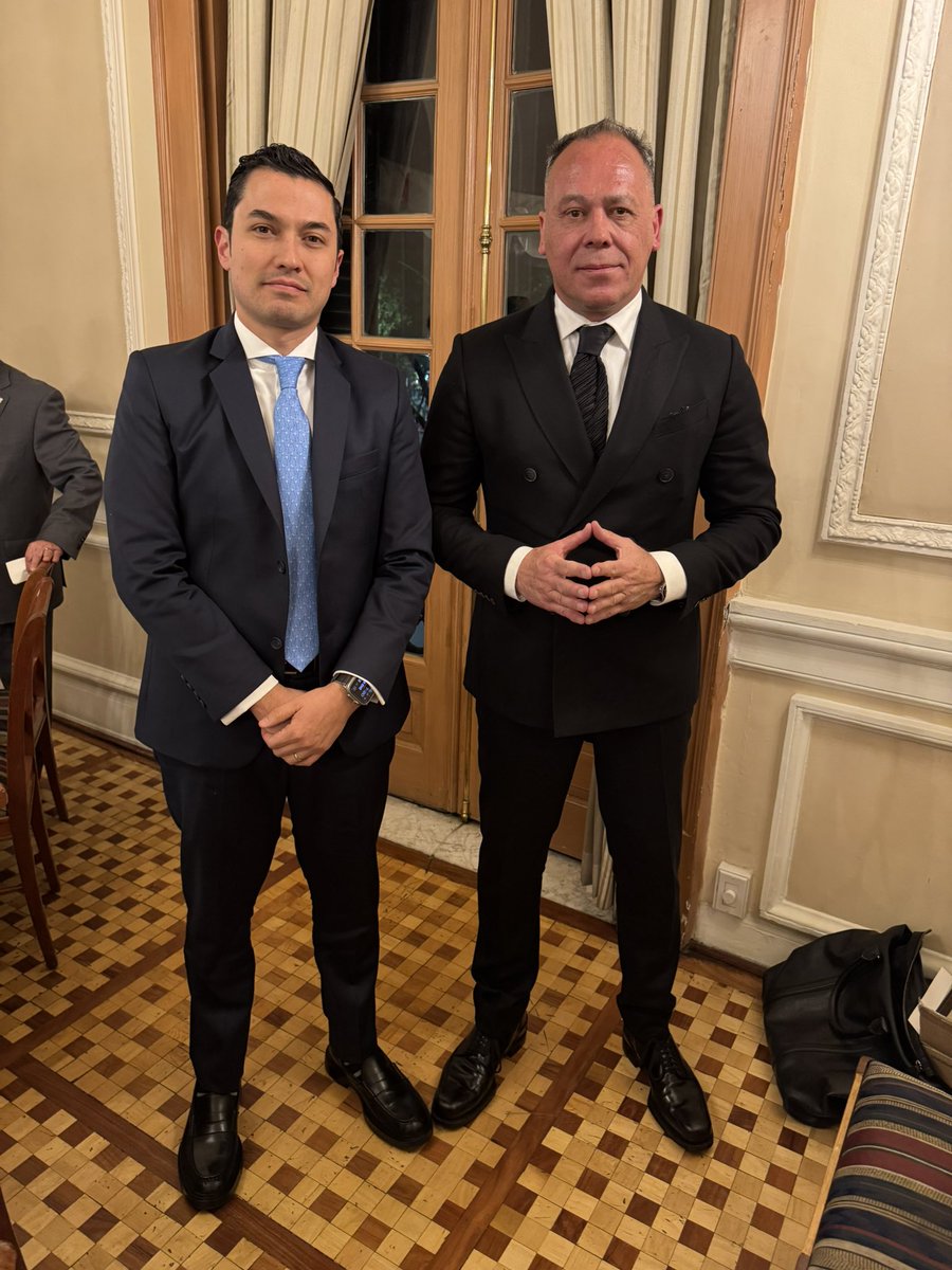 Alejandro Díaz de León tweet media