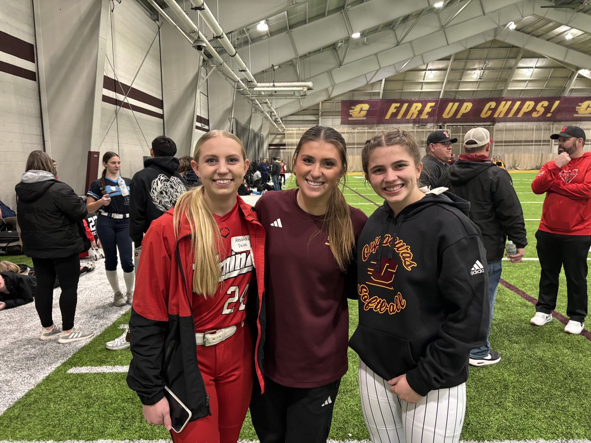 Allie Ray tweet media